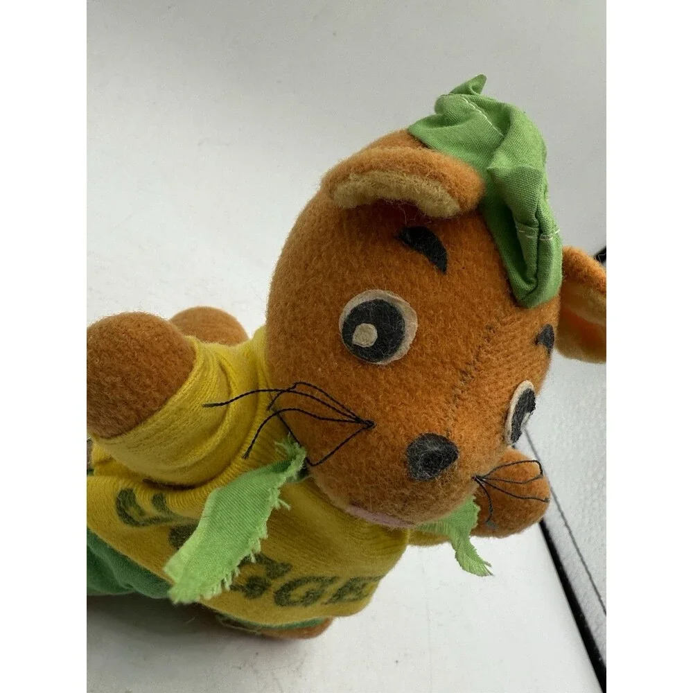 Vintage 6” Russ Berrie Taiwan JOGGER Mouse Themed Small Plush Item # 939